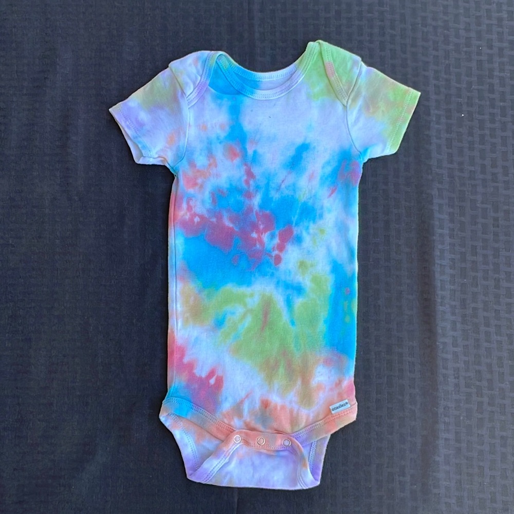 Homemade Tie Dye Onesie-W6517